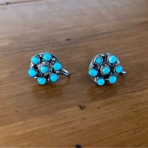 Vintage Zuni Sterling Silver Snake Eye Cluster Turquoise Screw Backs Earrings